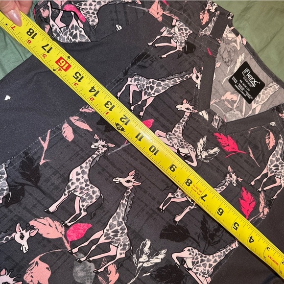 2/$35 Giraffe-ter My Love Cherokee NEW Work Scrubs Size XS iFlex Knit Panel Top - Picture 6 of 9